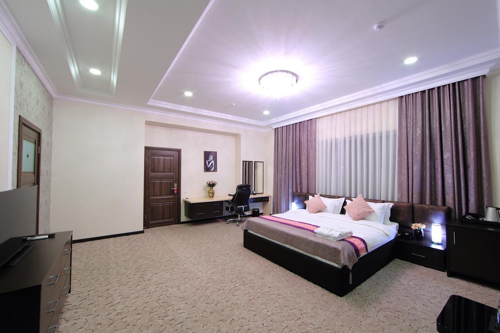 Premier Hotel Bishkek Exterior photo